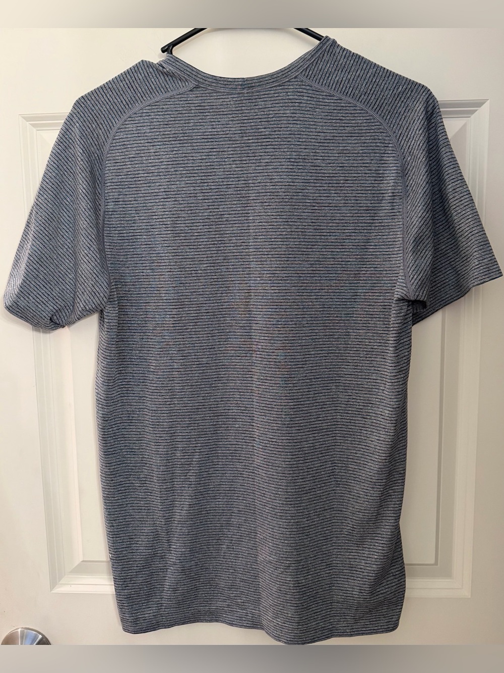 Lululemon Men’s Active Striped Tee in Gray, Size Small - Picture 7 of 11